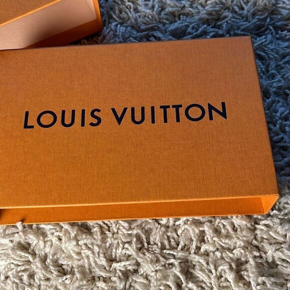 Authentic louis-vuitton box medium - Picture 2 of 15